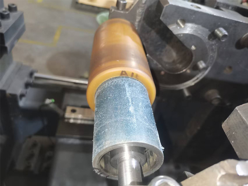 雅力德小脚轮测试68min后部分胎面溶胶